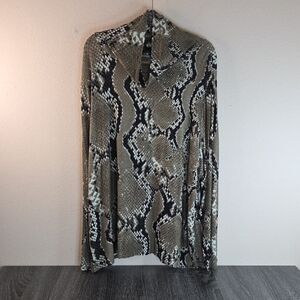 Investments Essentials WOMANS 3X Top Snake Pattern Black Tan White